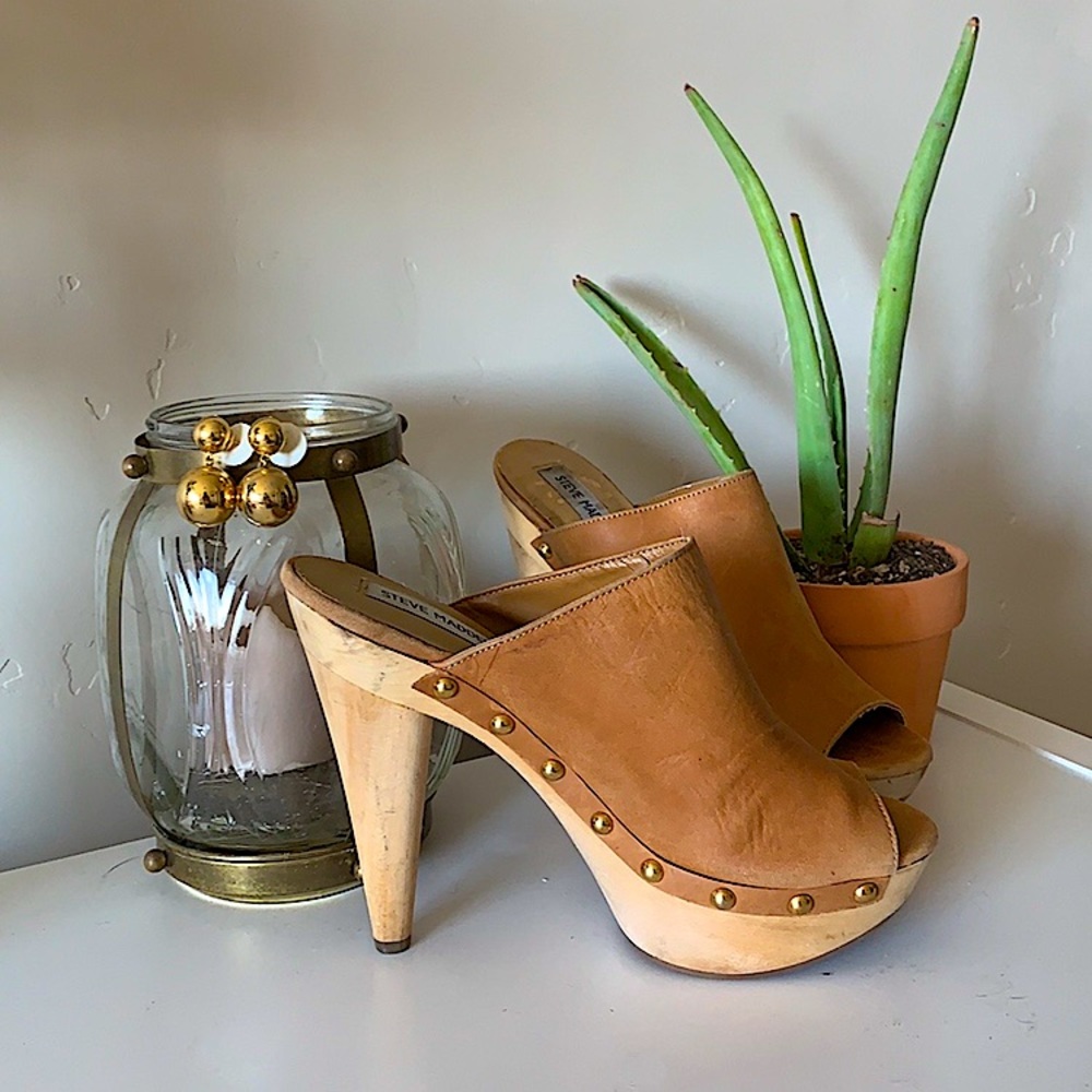 Tan Leather Gold Studded Heels